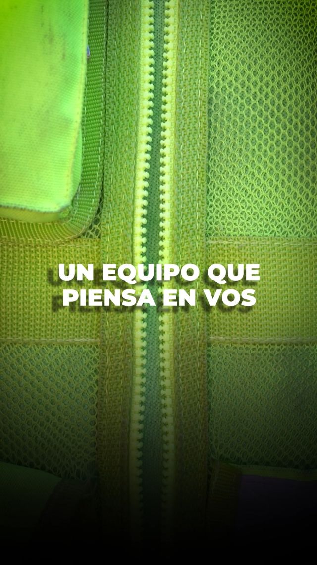 Un municipio se construye entre todos 👨🏻💼👏

En el Día del Trabajador Municipal queremos celebrar esa gran familia que somos. A todos los que ponen su pasión y compromiso a tu servicio. 

Este equipo trabaja para que vivas mejor y te sientas más seguro en tu barrio. Los trabajadores municipales son los que mantienen limpia y ordenada tu cuadra, los que agilizan tus trámites, los que te entrenan en los centros deportivos y en las plazas y los que te cuidan en los centros de salud o en el #3FCOM.

Las tareas son cada vez más amplias porque nos vamos modernizando y sumando más profesionales para mejorar tu día a día. En este día especial queremos contarte cómo trabajan los empleados del SAME motorizado, los primeros que llegan cuando hay una emergencia en la calle. Una nueva función que incorporamos para atenderte con más rapidez cuando más lo necesitás. 

¡Gracias por el compromiso! Les deseamos un muy feliz día 💙