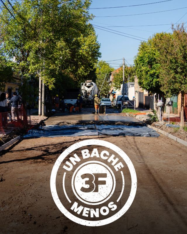 Nuevas obras para tu barrio 👷✅

Nuestro equipo siguen recorriendo las calles de cada barrio de #TresDeFebrero llevando grandes mejoras y arreglos para vos y tu familia. Te mostramos un poco de los trabajos de desmonte y hormigón que realizamos durante las últimas semanas:

🚧 Alzaga y La Merced, #Caseros
🚧 Castelar y Teniente Espora, #RemediosDeEscalada
🚧 Martín Peschel y Río Salado, #LomaHermosa
🚧 Cavassa y Caferatta, #Caseros
🚧 Pelagio Luna y Fischetti, #SantosLugares
🚧 Scalabrini Ortiz y Esteban Merlo, #Caseros

¡#3F sigue sumando cada vez más baches menos! 💪