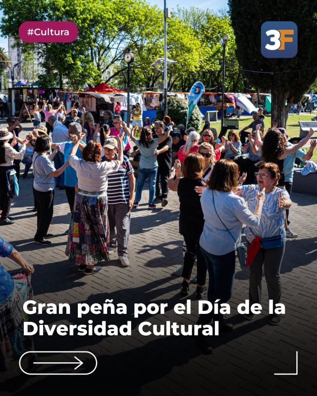 Unión, cultura y memoria 🤝🧉

¡Así celebramos juntos en la Plaza de la Unidad Nacional el Día de la Diversidad Cultural! A lo grande y como se debe, con una gran peña acompañada de música y danza tradicional, feria de artesanos y las propuestas gastronómicas más típicas de nuestro país.

Muy contentos de haber compartido un lindo feriado con nuestras raíces a flor de piel y rodeados de amigos, familia y toda la cultura que hoy forma nuestra identidad como argentinos y tresfebrerenses.

¡Gracias por sumarse! ¡A seguir disfrutando un domingo de cultura, memoria y reflexión! 🫶